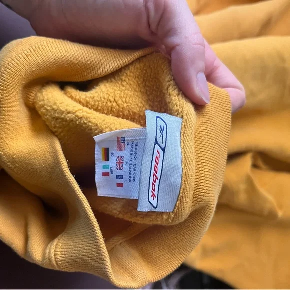 Reebok Mustard Crewneck - Picture 7 of 8
